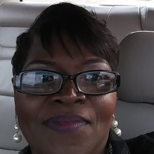 Meet your Posher, Ella